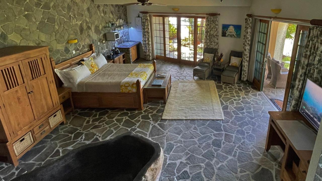 ホテル Tropical Hideaway Port Elizabeth エクステリア 写真