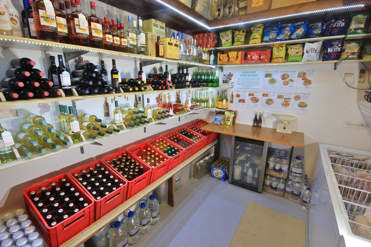 ホテル Tropical Hideaway Port Elizabeth エクステリア 写真